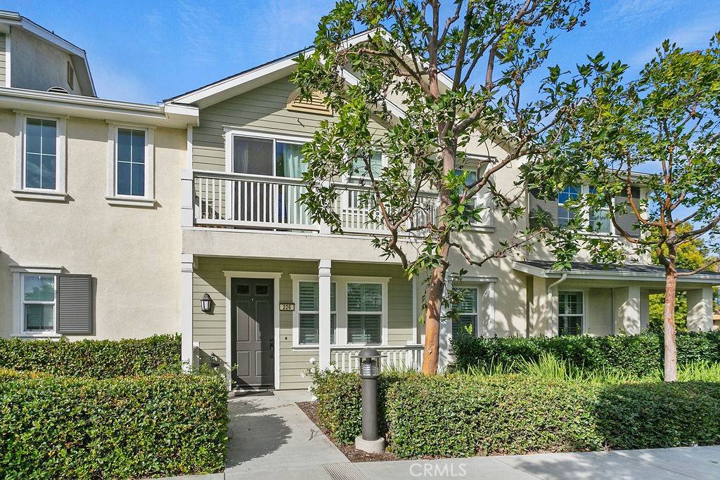 Irvine, CA 92606,226 Silk Tree