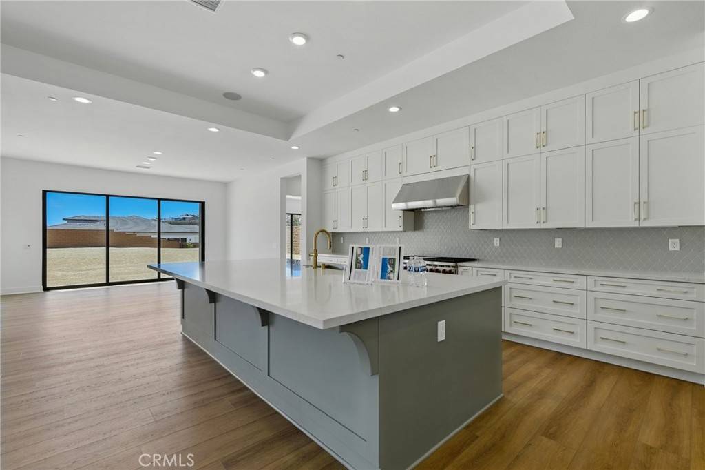 Porter Ranch, CA 91326,11853 Red Hawk LN