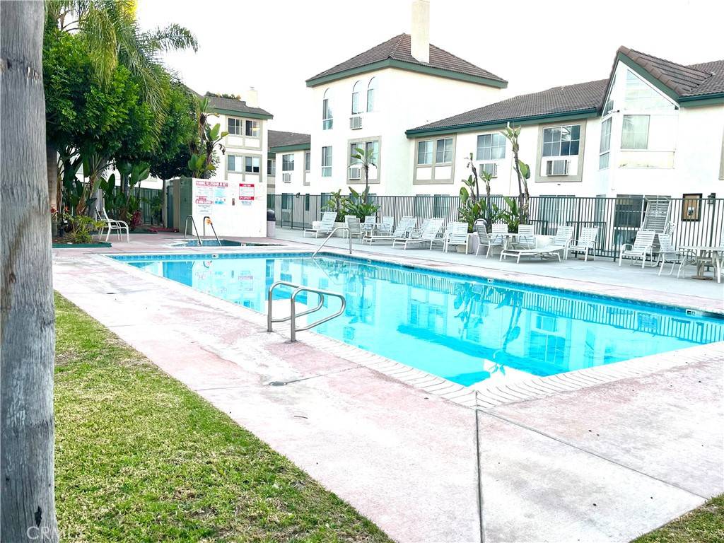 Paramount, CA 90723,15000 Downey AVE #204