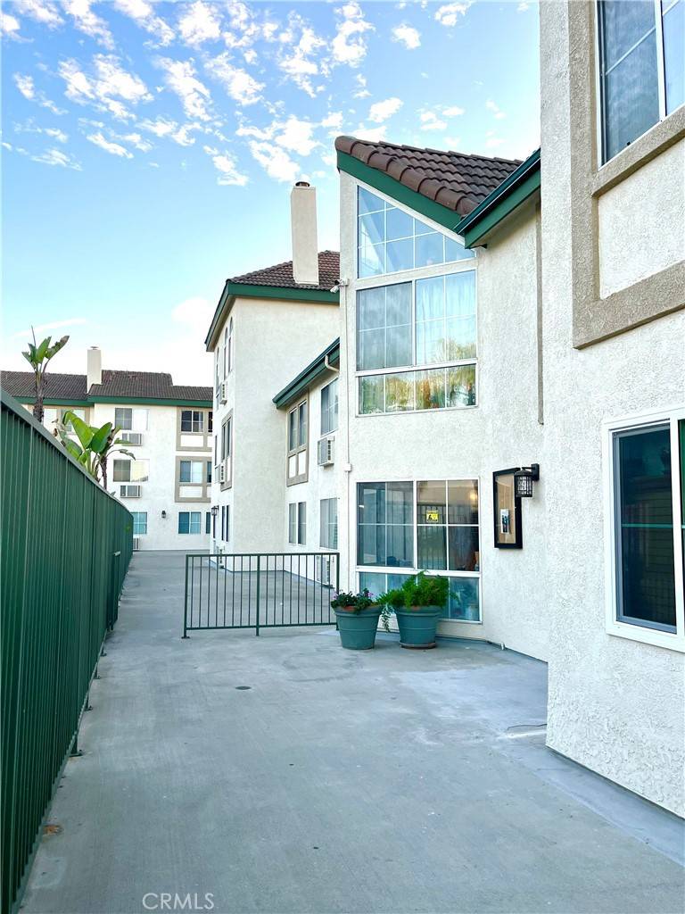 Paramount, CA 90723,15000 Downey AVE #204