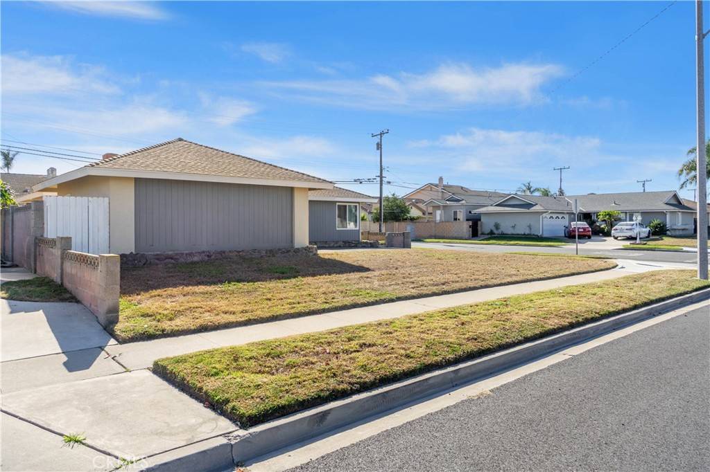 Westminster, CA 92683,10110 Margo LN