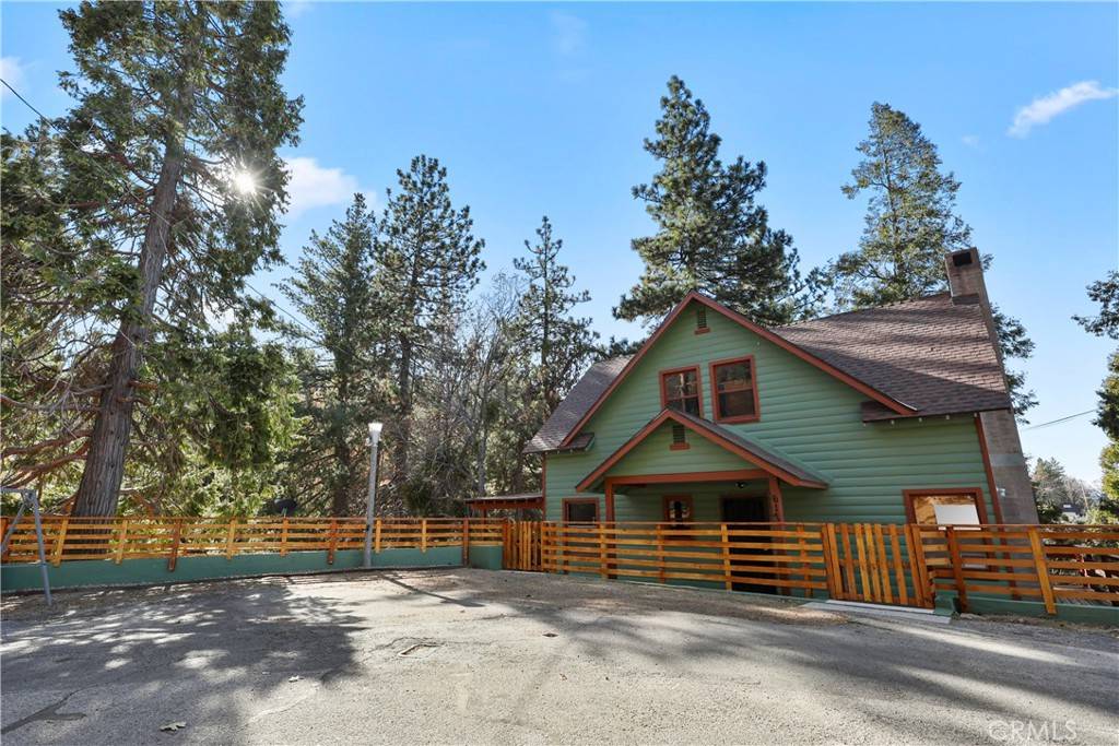 Crestline, CA 92325,617 Acacia DR