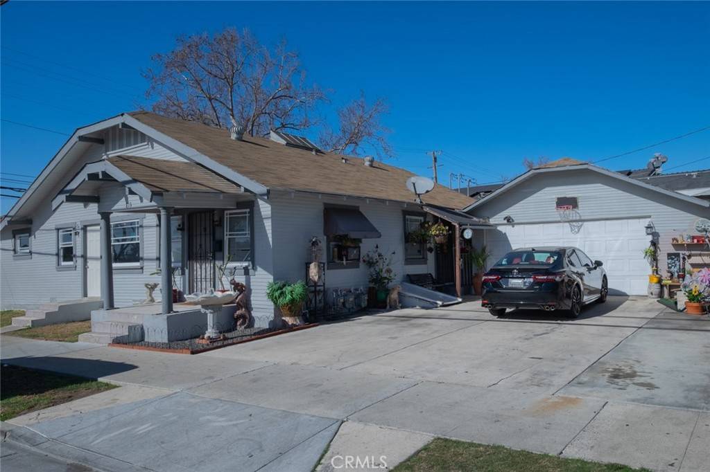 Santa Ana, CA 92703,529 S Flower ST
