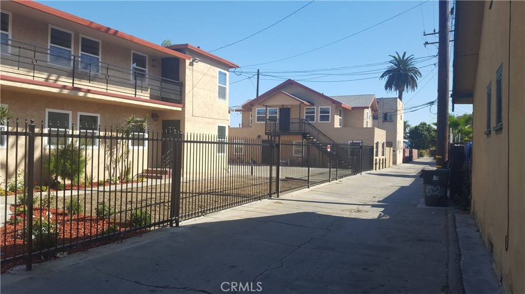 Long Beach, CA 90806,522 E Rhea ST