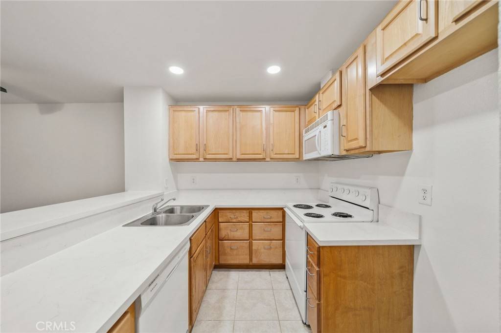 Long Beach, CA 90815,7890 E Spring ST #26B