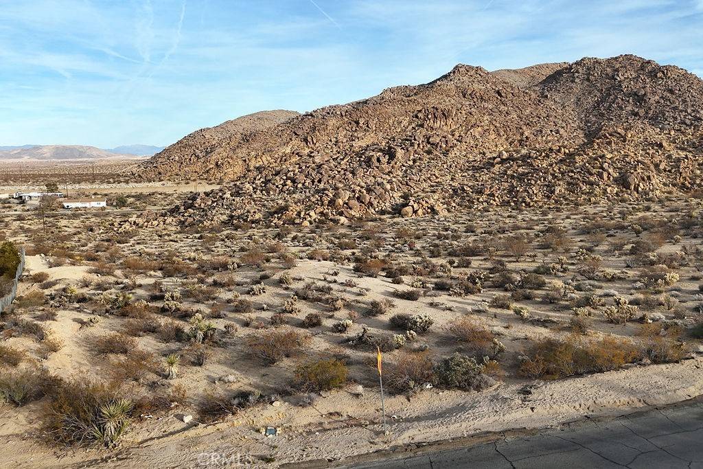 Joshua Tree, CA 92252,6981 Alturas Dr.