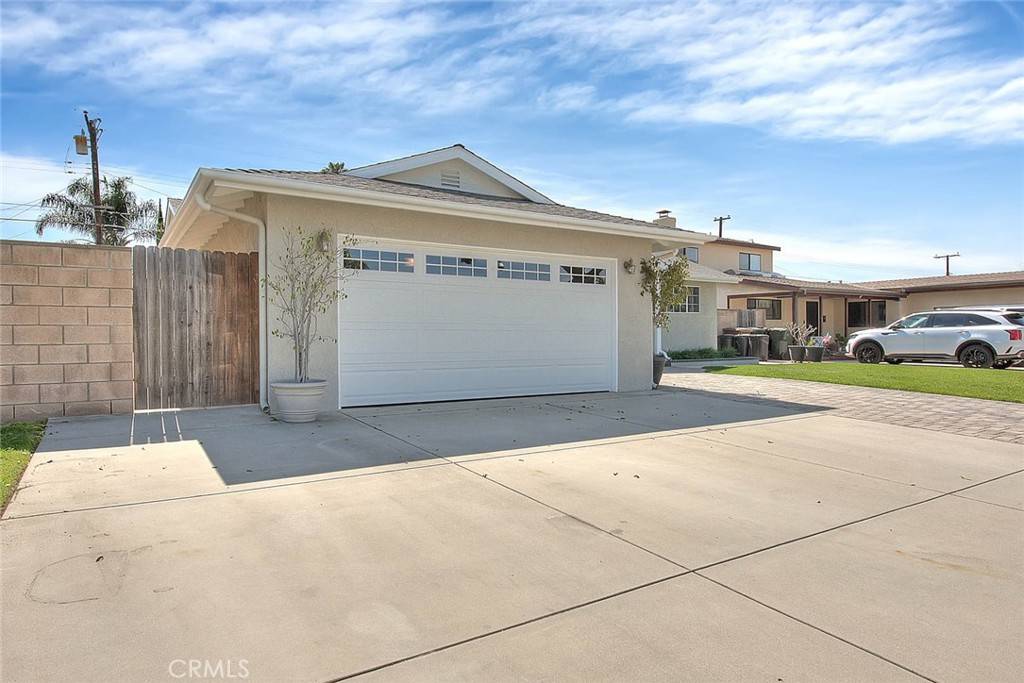 Fullerton, CA 92833,1300 W Gage AVE