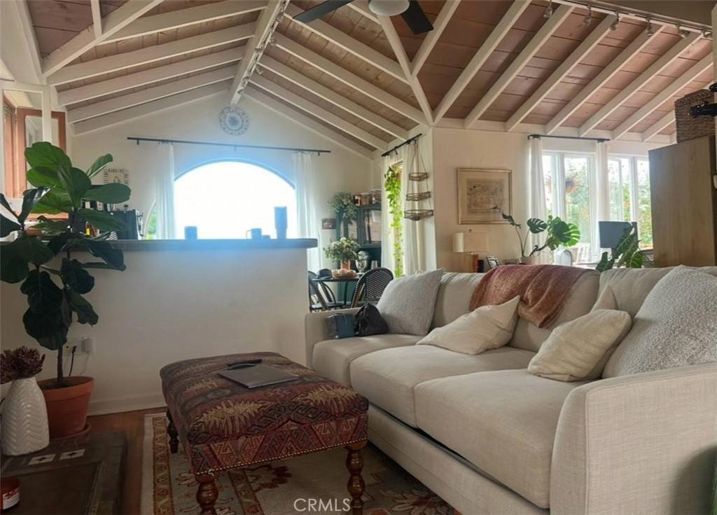 Laguna Beach, CA 92651,31839 Hedge LN