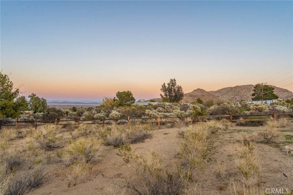 Joshua Tree, CA 92252,61757 Alta Vista DR