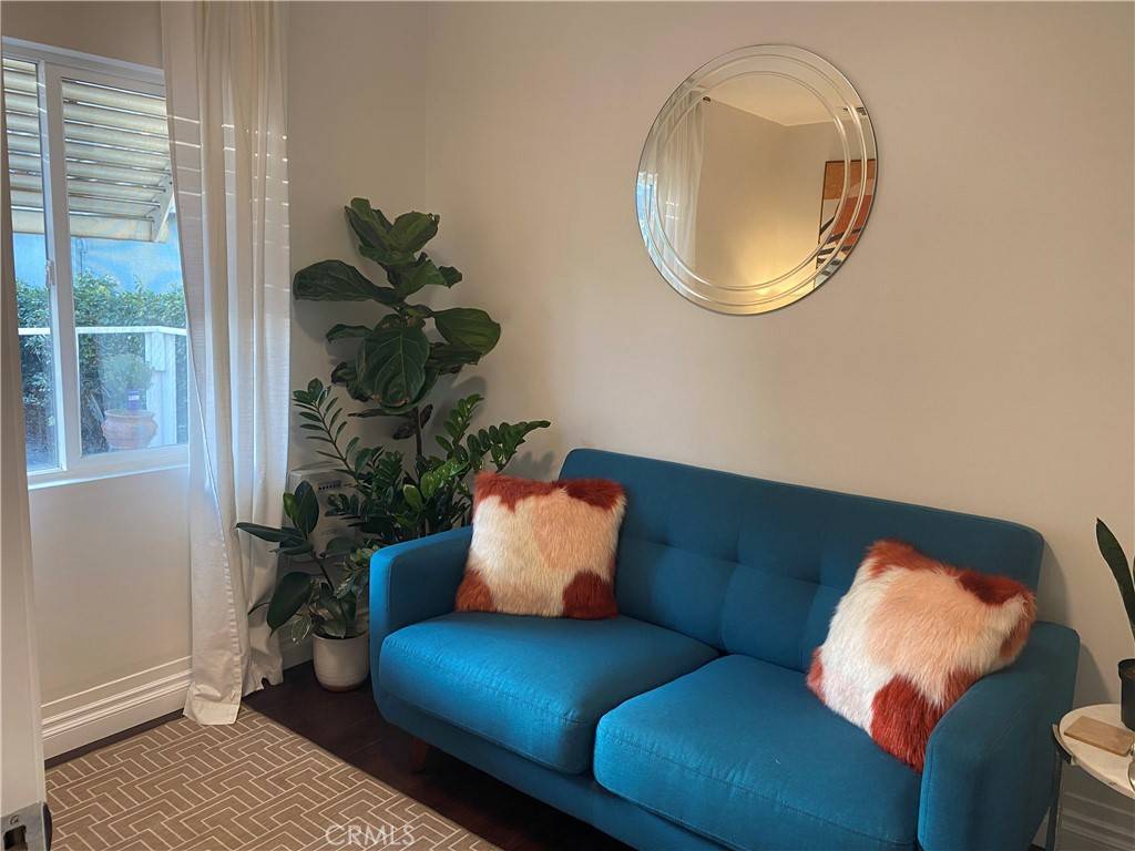 Long Beach, CA 90814,335 Redondo AVE