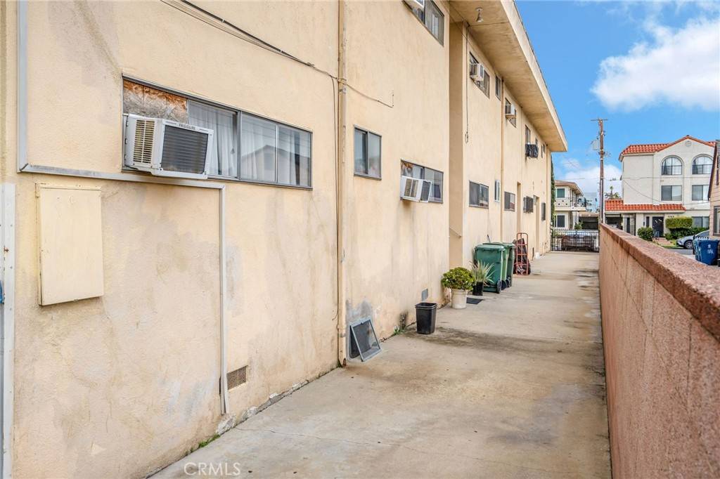 Hawthorne, CA 90250,4376 W 134th ST
