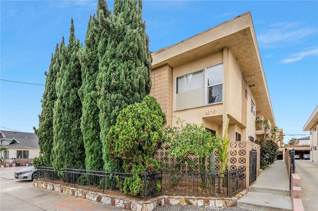 Hawthorne, CA 90250,4376 W 134th ST