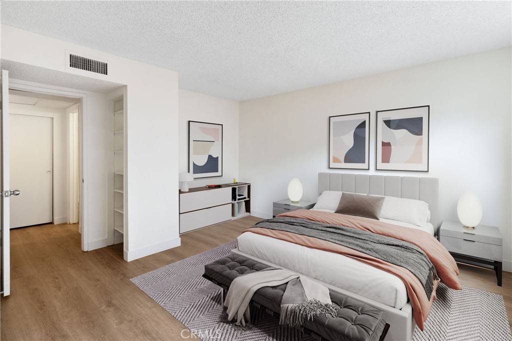Pasadena, CA 91101,355 S Madison AVE #108