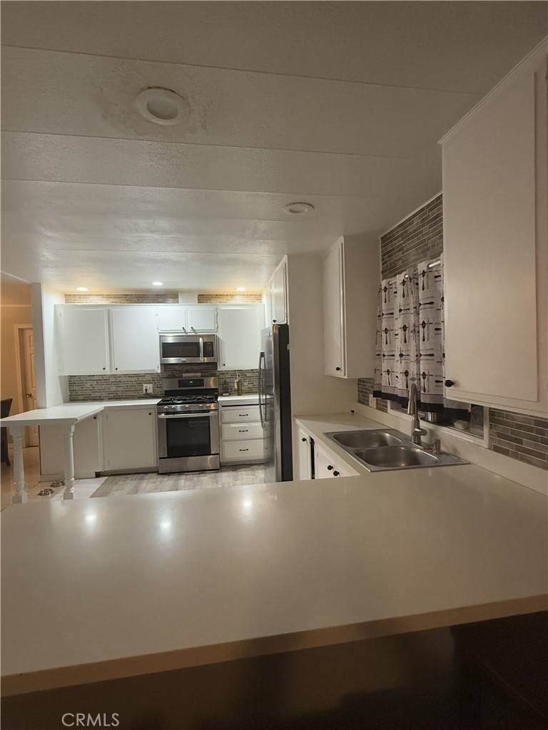 Anaheim, CA 92806,320 N Park Vista ST #115
