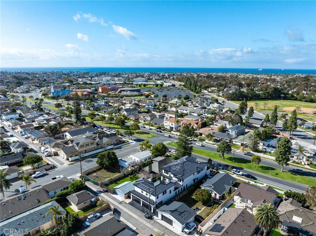 Huntington Beach, CA 92648,1814 Main ST