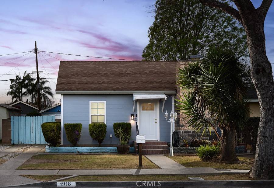 Santa Ana, CA 92707,1918 S Halladay St.