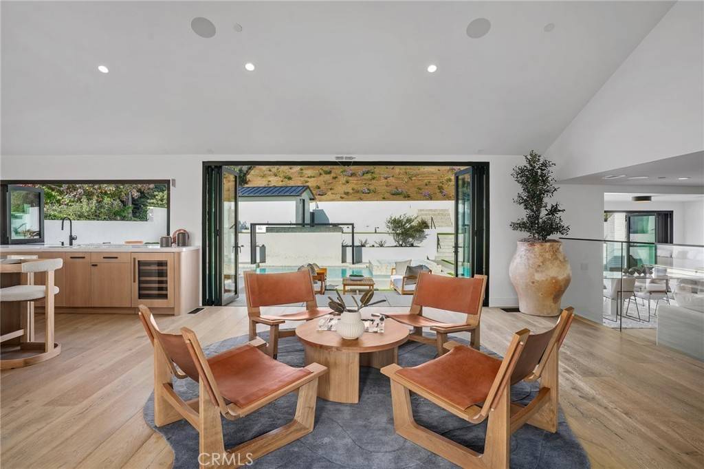Corona Del Mar, CA 92625,919 Sandcastle DR