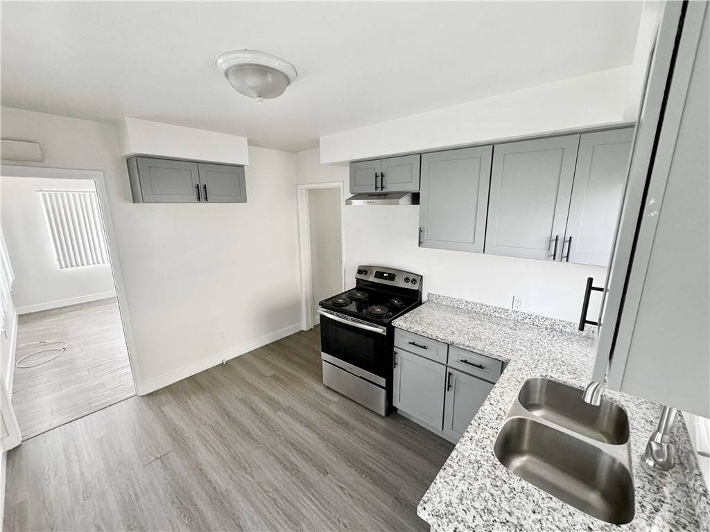 Lynwood, CA 90262,3552 Brenton AVE
