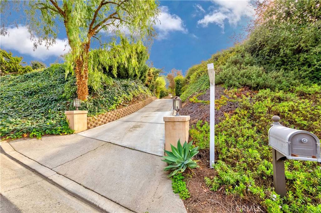 Fullerton, CA 92831,706 Nancy LN
