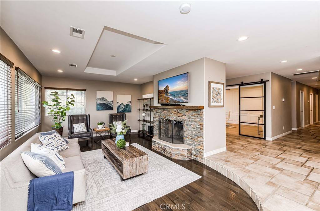 Fullerton, CA 92831,706 Nancy LN