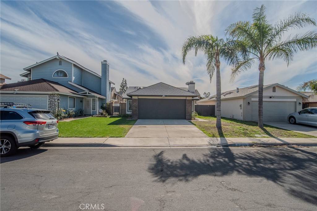 Fontana, CA 92336,16233 Barbee ST