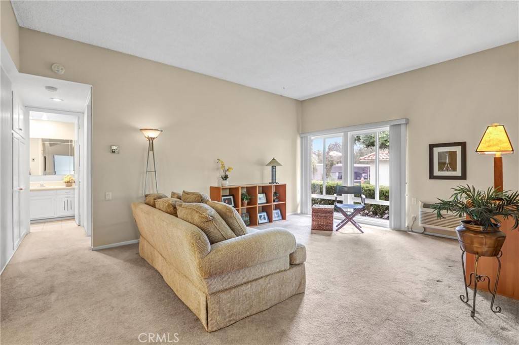 Laguna Woods, CA 92637,2066 E Via Mariposa #H