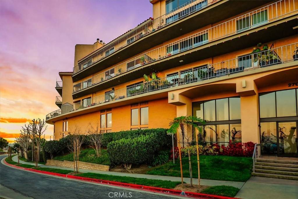 Signal Hill, CA 90755,2700 E Panorama DR #302