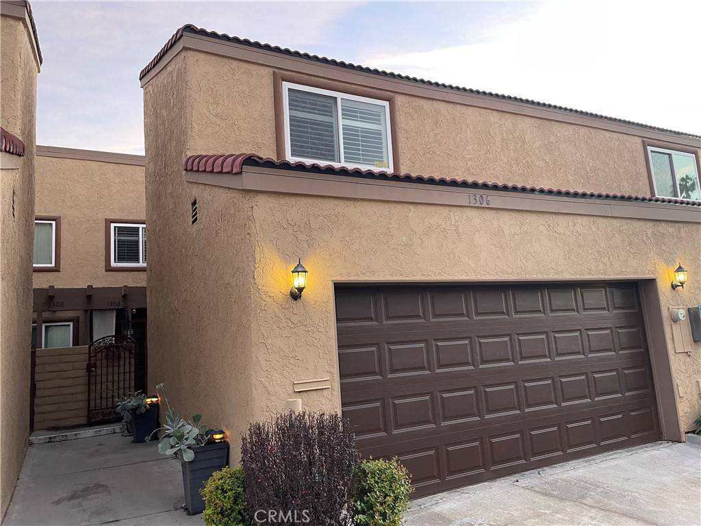 Fullerton, CA 92835,1306 Vista Grande #35