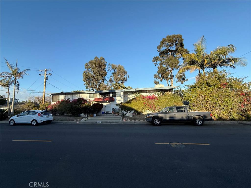 Newport Beach, CA 92660,2200 Lake Park LN