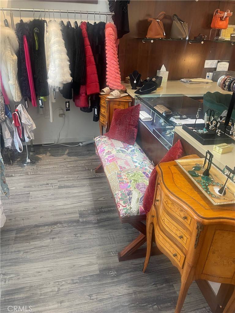 Newport Beach, CA 92662,324 324