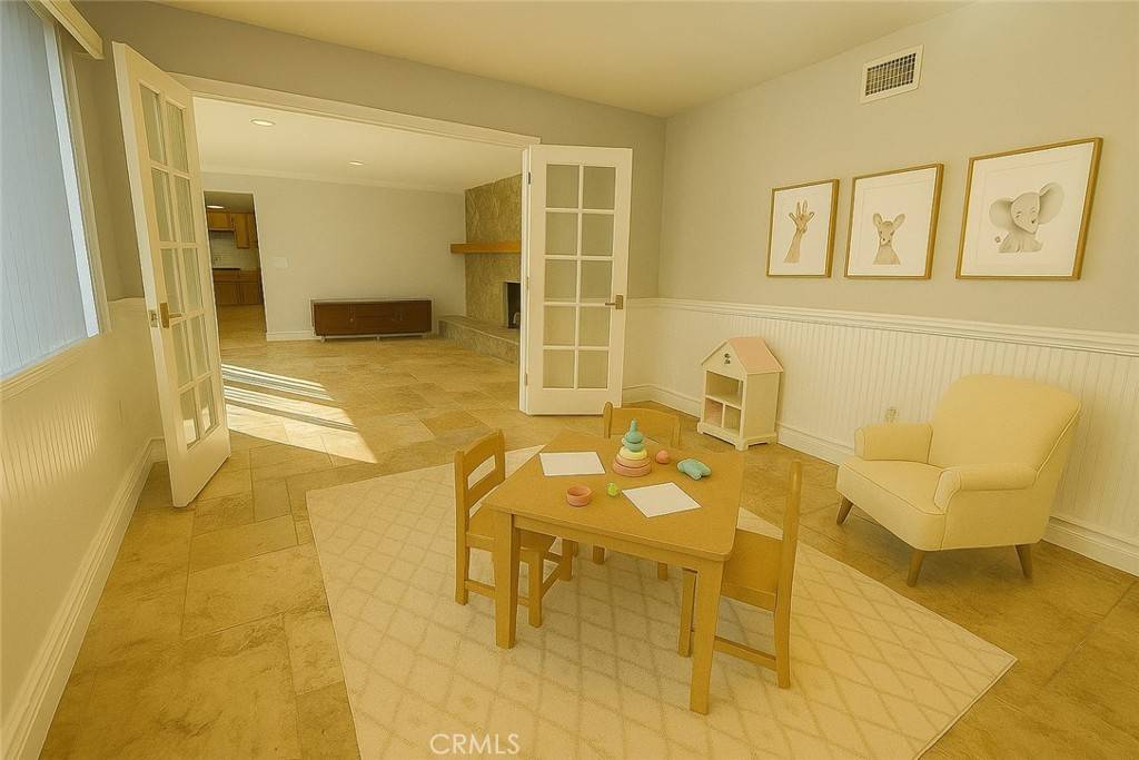 Huntington Beach, CA 92647,7122 Bluesails DR