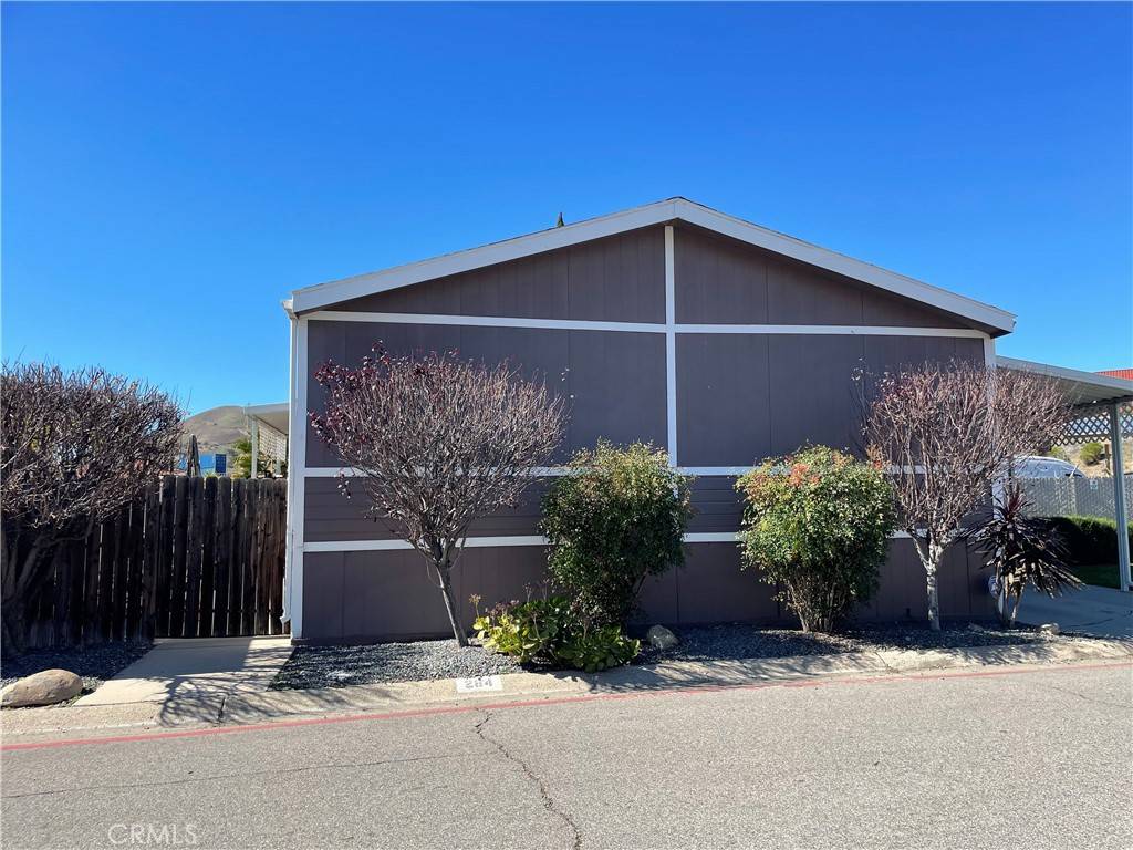Corona, CA 92878,4901 Green River RD #284