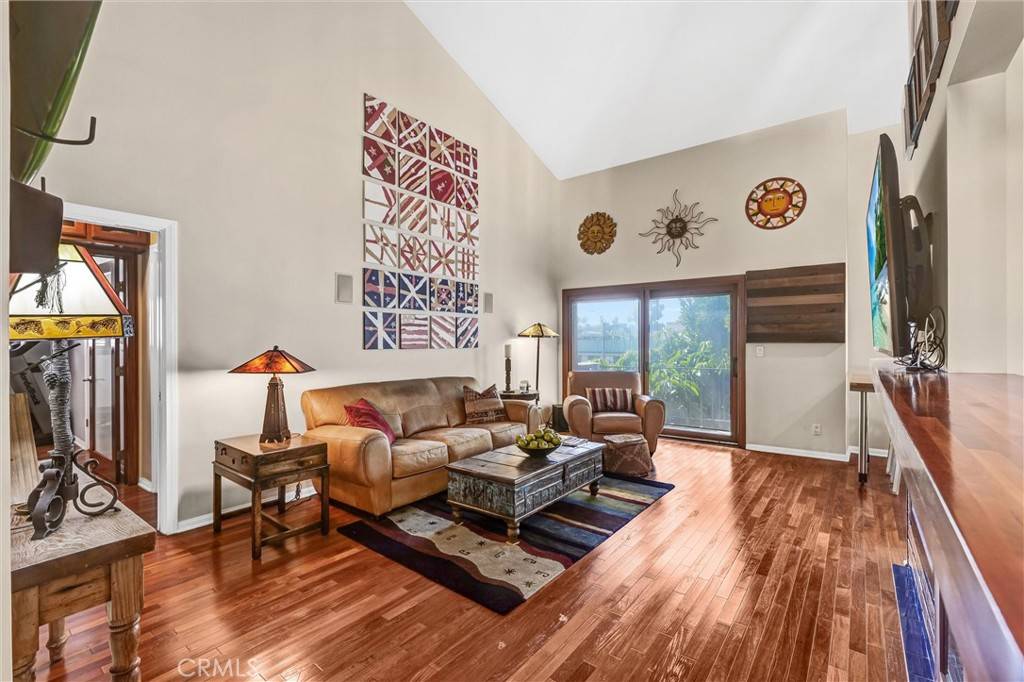 Los Angeles, CA 90025,1730 Camden Avenue #208