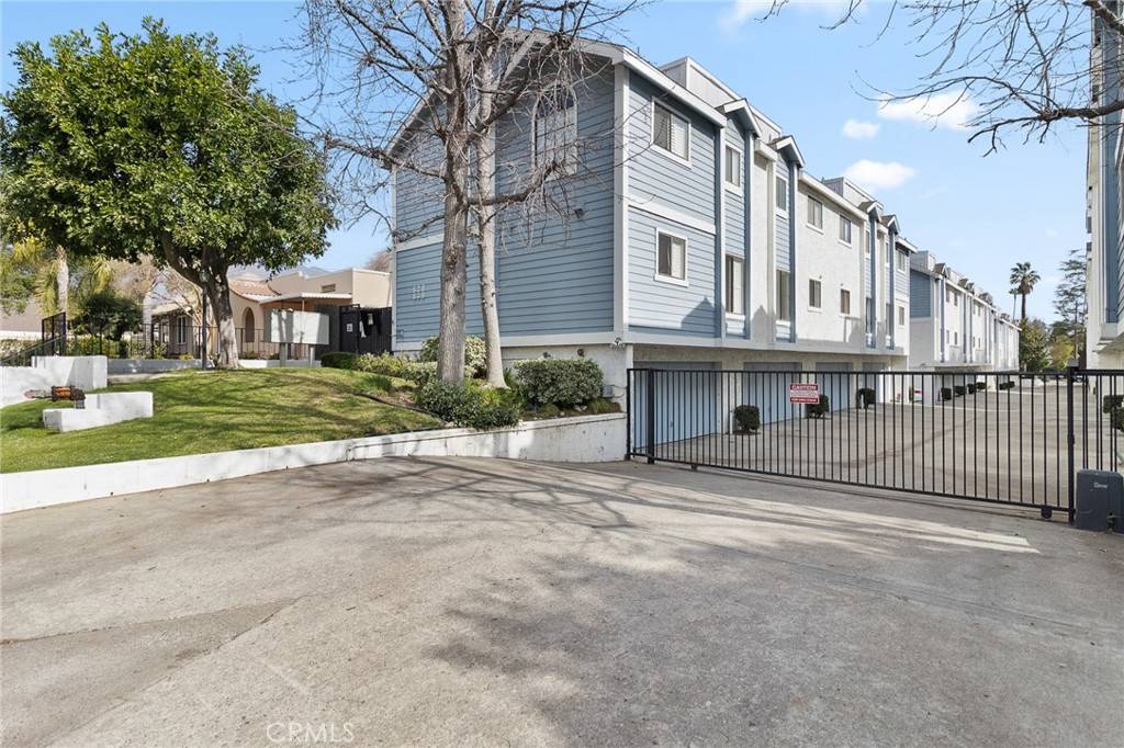 Pasadena, CA 91106,630 N Wilson AVE #1
