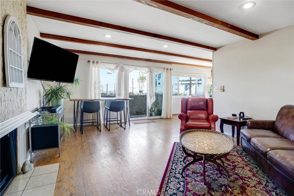 San Pedro, CA 90732,106 N Western AVE #306