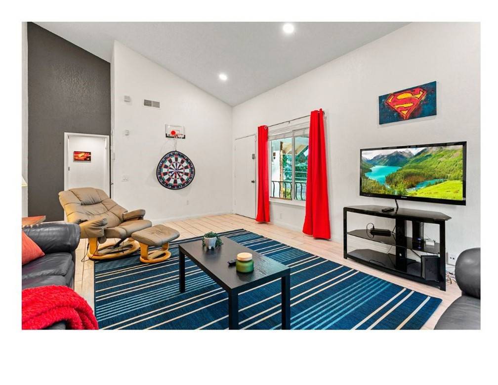Fullerton, CA 92835,101 Helen DR