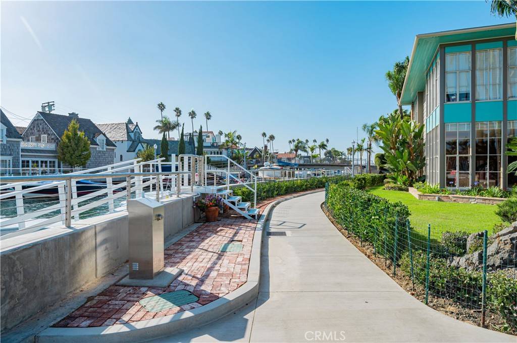Long Beach, CA 90803,15 The Colonnade