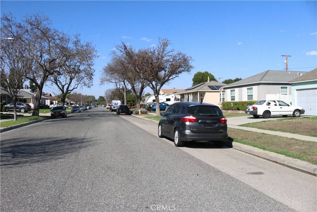 Lakewood, CA 90712,5322 Pearce AVE