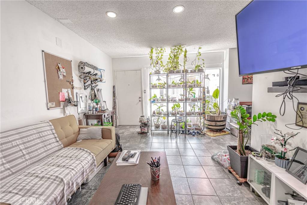 Long Beach, CA 90802,335 Cedar AVE #410