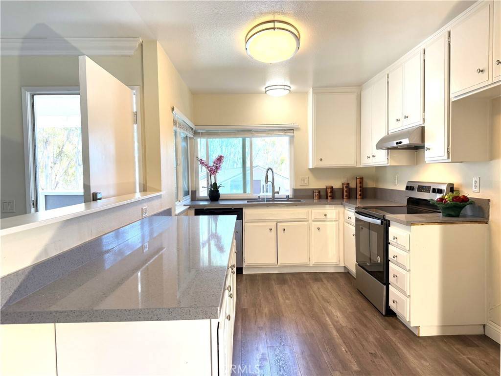 Fullerton, CA 92833,2576 E Coventry CIR #98