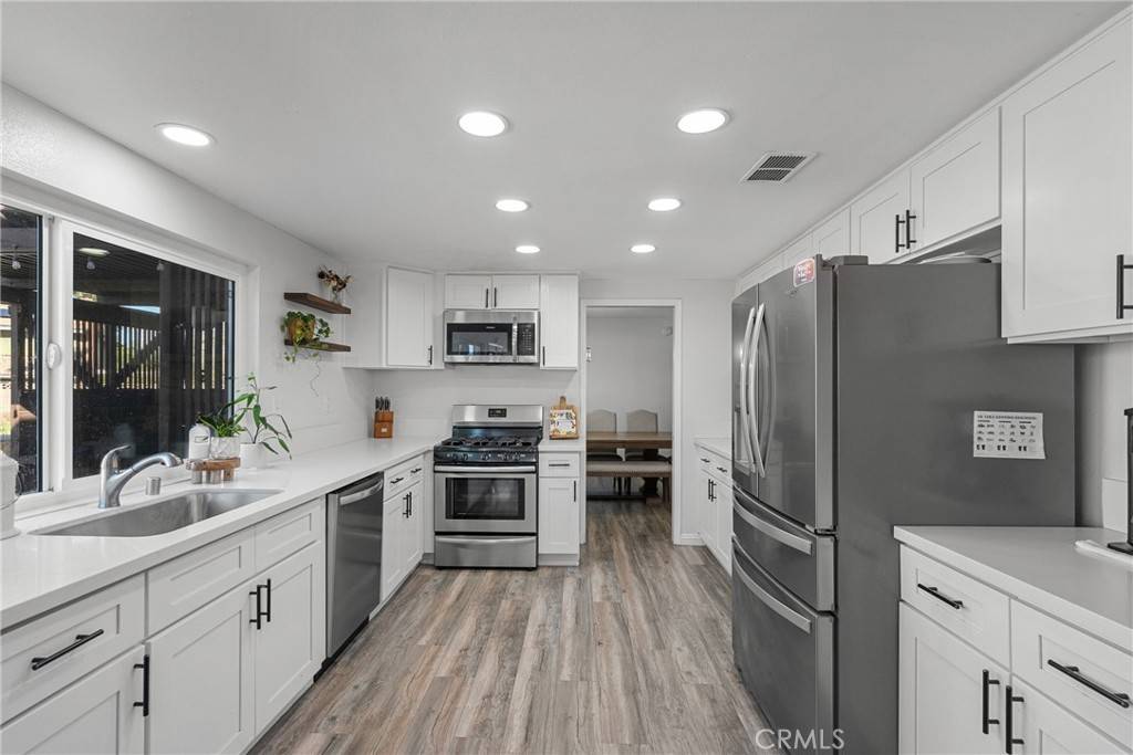 Lancaster, CA 93534,1643 W Avenue L