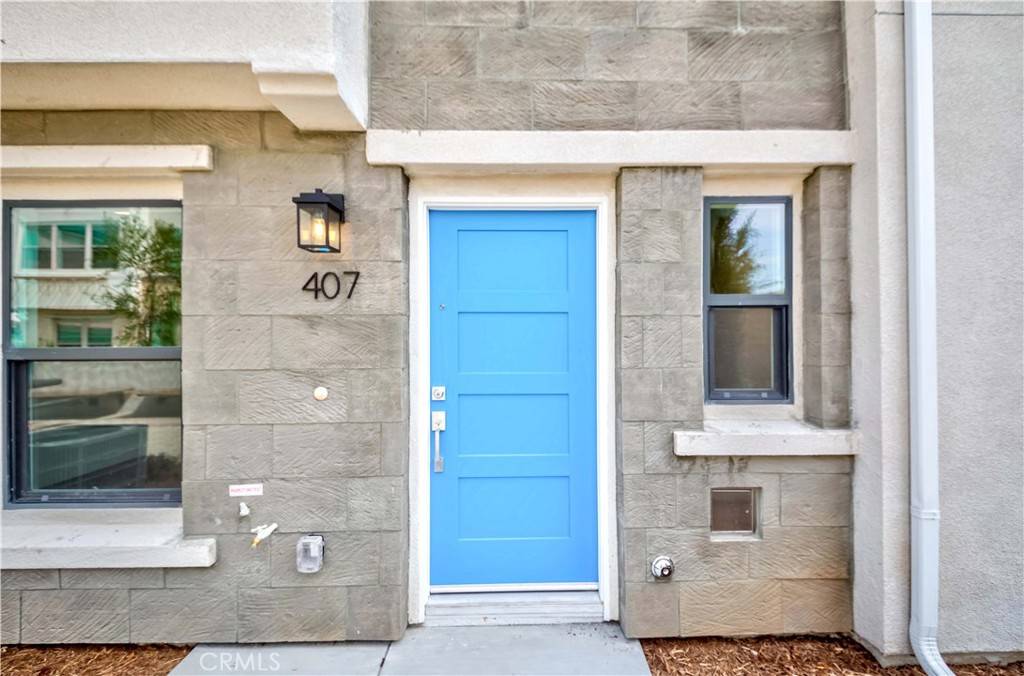 La Habra, CA 90631,407 S Reaghan LN