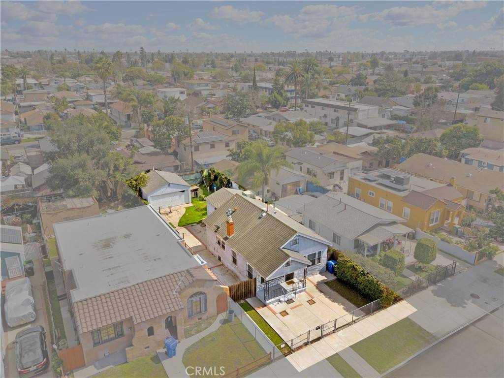 Los Angeles, CA 90044,8830 Menlo AVE