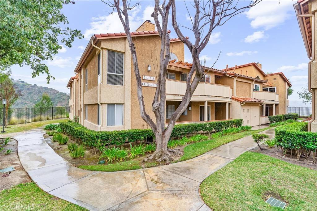 Yorba Linda, CA 92887,5235 Box Canyon CT #22G