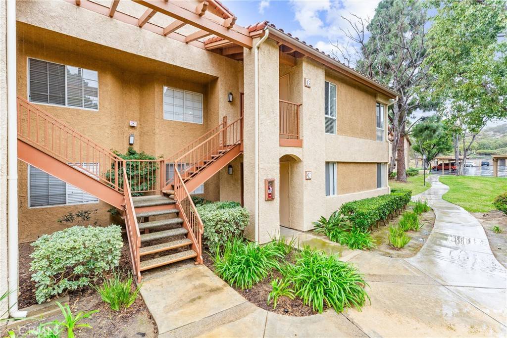 Yorba Linda, CA 92887,5235 Box Canyon CT #22G