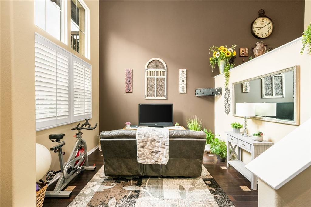Orange, CA 92865,411 W Linden DR #225