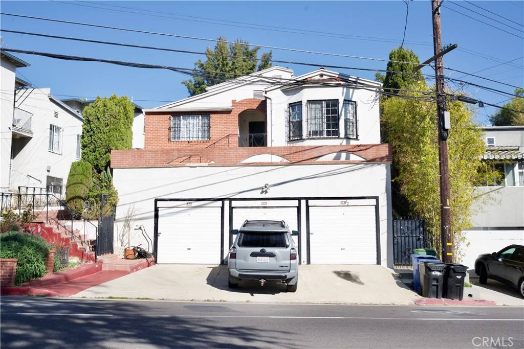 Los Angeles, CA 90027,3226 Griffith Park Blvd #1/2