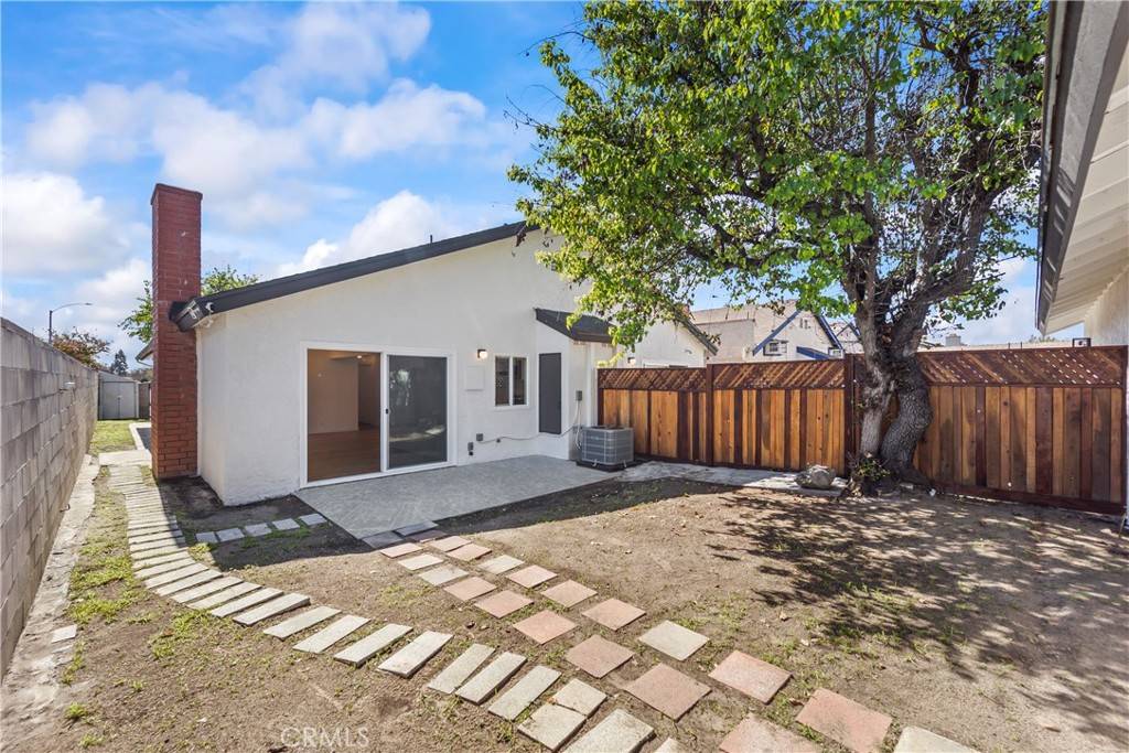 Anaheim, CA 92801,1835 W La Palma AVE #B