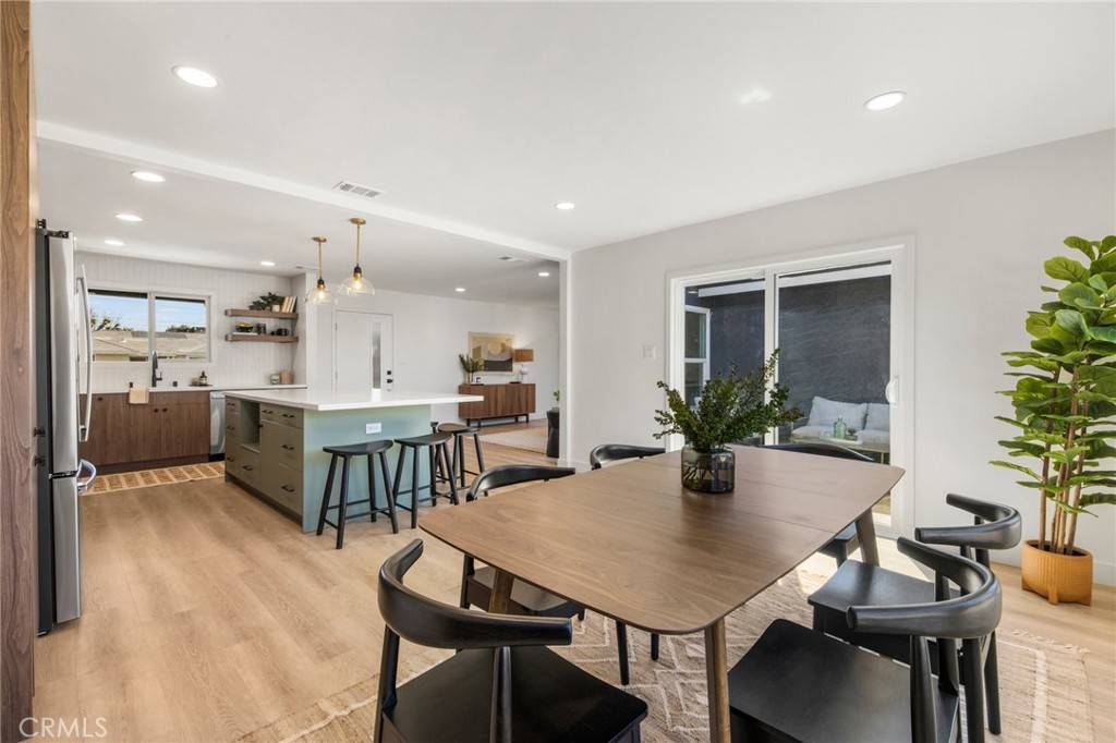 3161 Conquista Ave. Long Beach, CA 90808