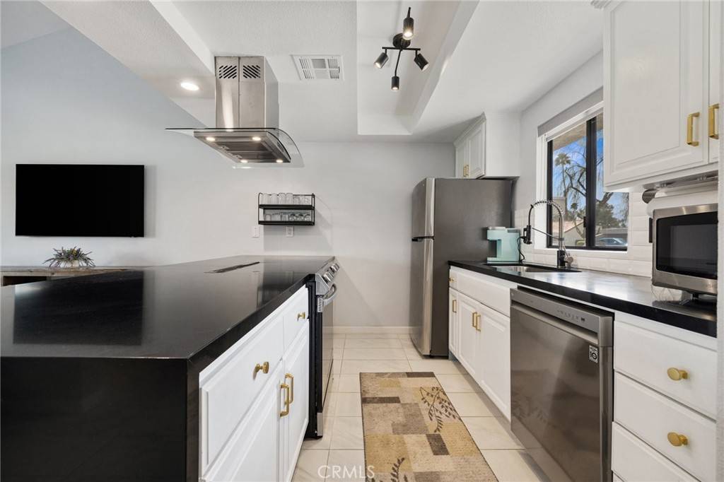 Palm Desert, CA 92211,77386 Preston TRL